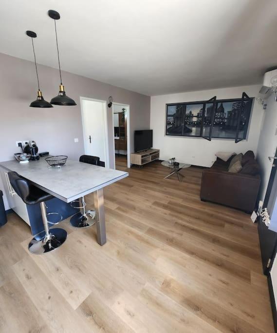40 M 2 Апартаменты *
